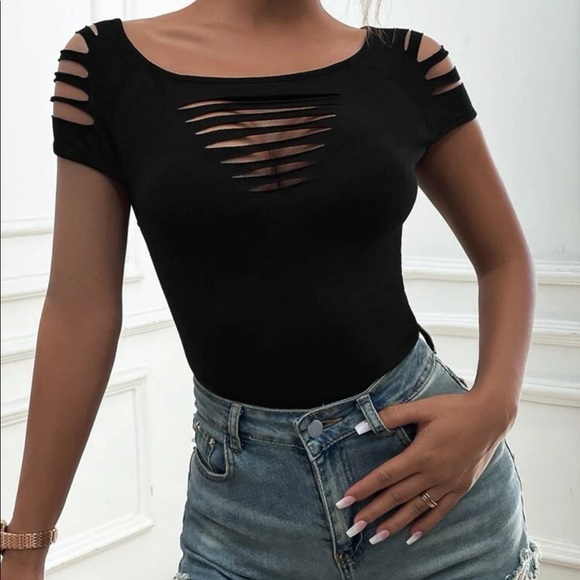 Black cutout top - Picture 2 of 6